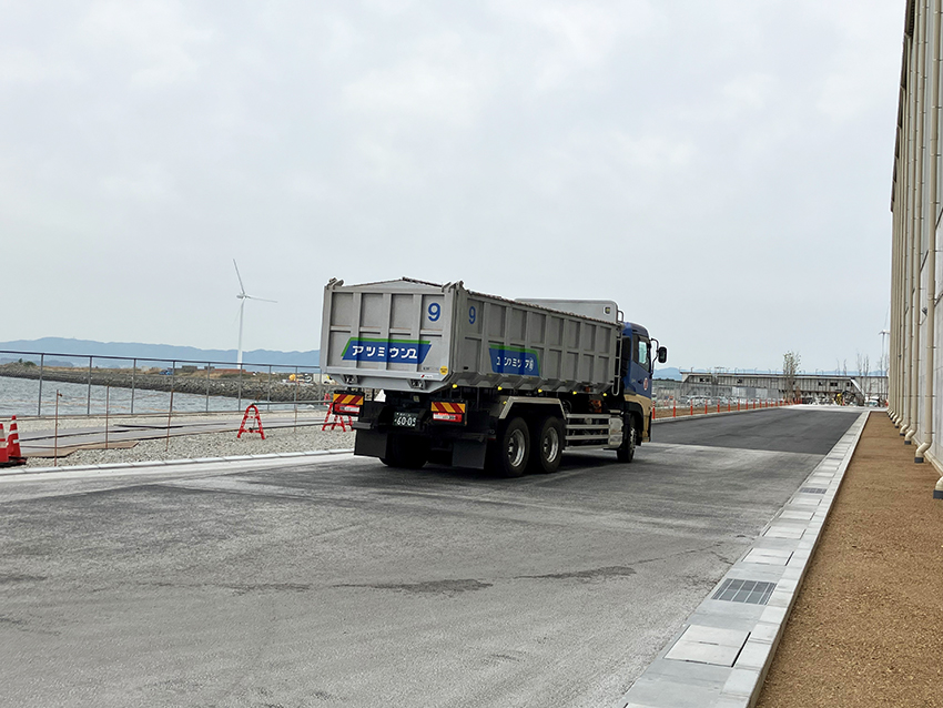 燃料棟西側道路